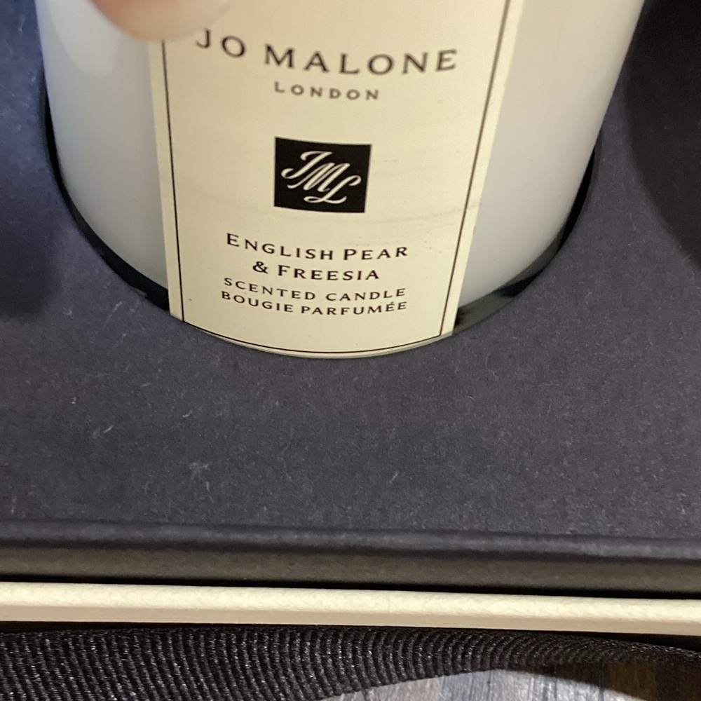 Jo Malone Set of 3 Small Candles in Box with Black Ribbon - Picture 5 of 9